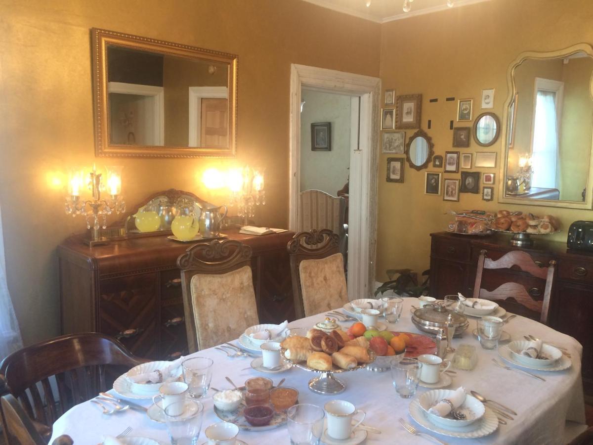 Aaron House Of Niagara Falls Bed and Breakfast Esterno foto