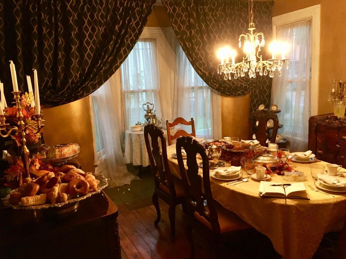 Aaron House Of Niagara Falls Bed and Breakfast Esterno foto
