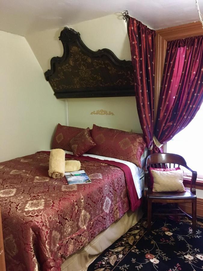 Aaron House Of Niagara Falls Bed and Breakfast Esterno foto