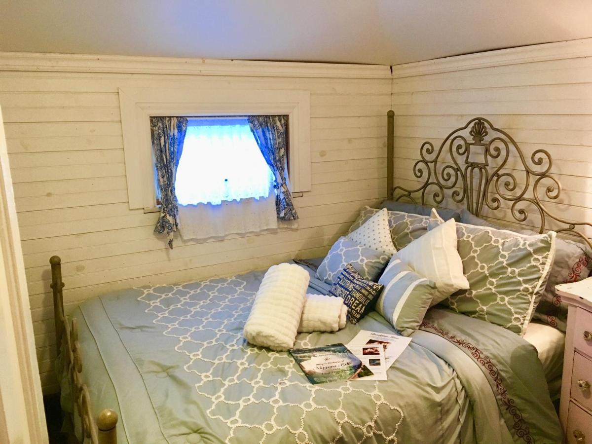 Aaron House Of Niagara Falls Bed and Breakfast Esterno foto