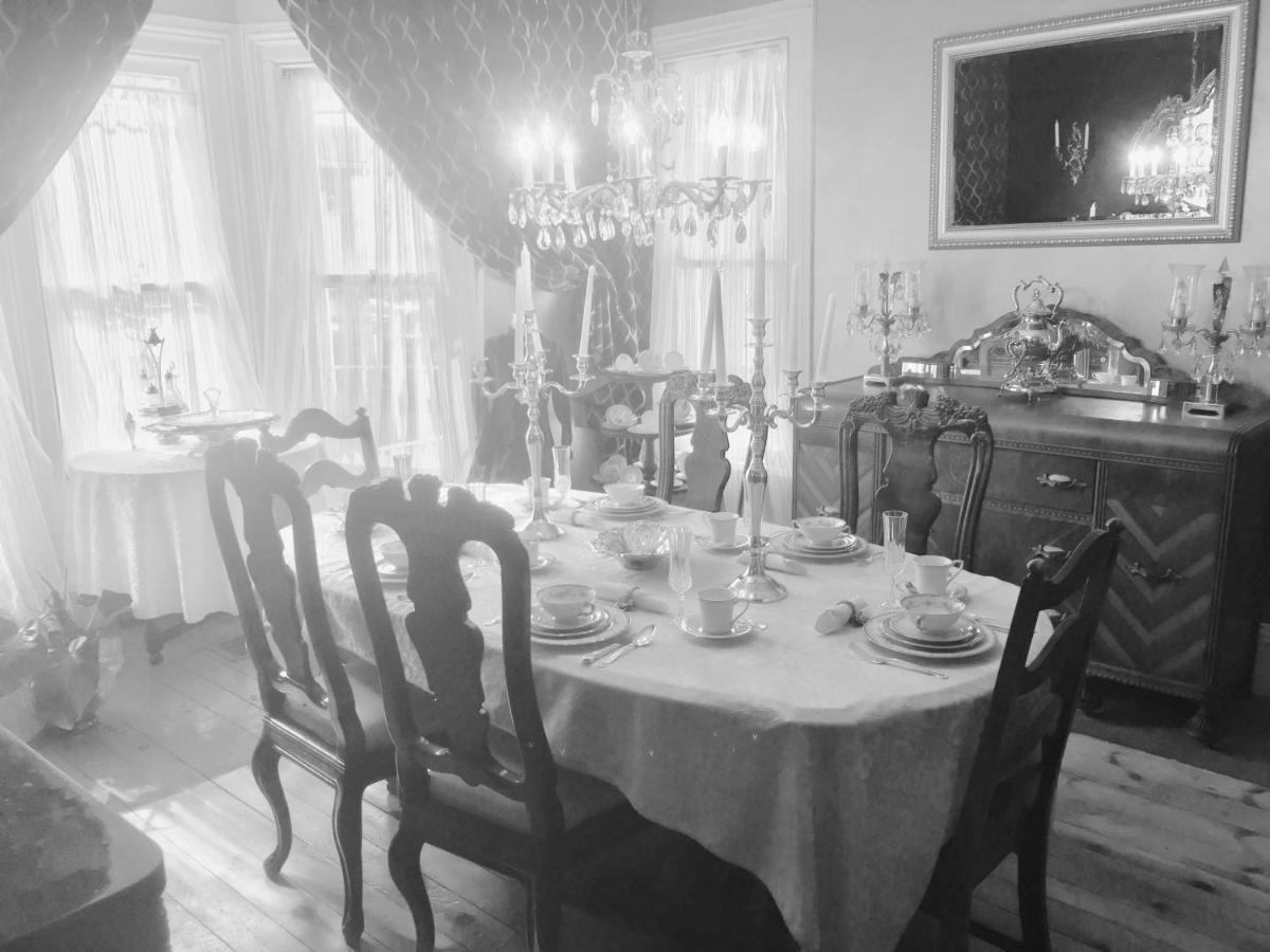 Aaron House Of Niagara Falls Bed and Breakfast Esterno foto